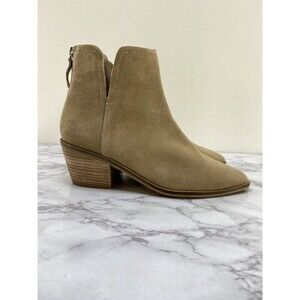 LISA VICKY WOMENS BEIGE POINTY SUEDE Womens Boots SZ 8